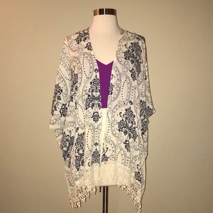 EUC✨ Alter’d State Shawl